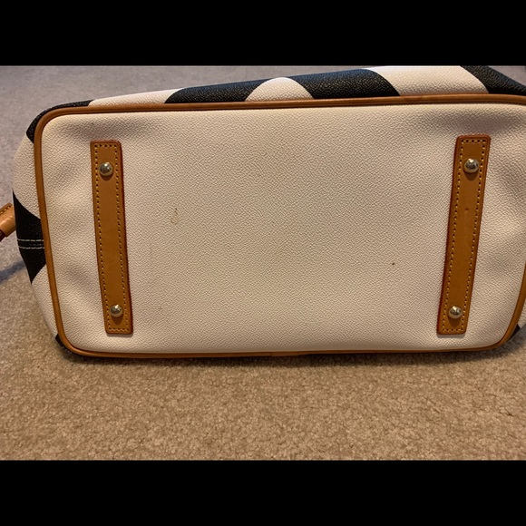 Dooney and Bourke Shoulder Tote - Picture 5 of 8